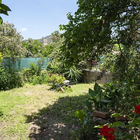 بيت ضيافة Le Calle 4*